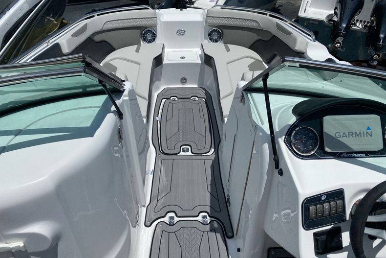 Alternative image of Hurricane SunDeck OB SD 2400 OB in West Palm Beach, FL