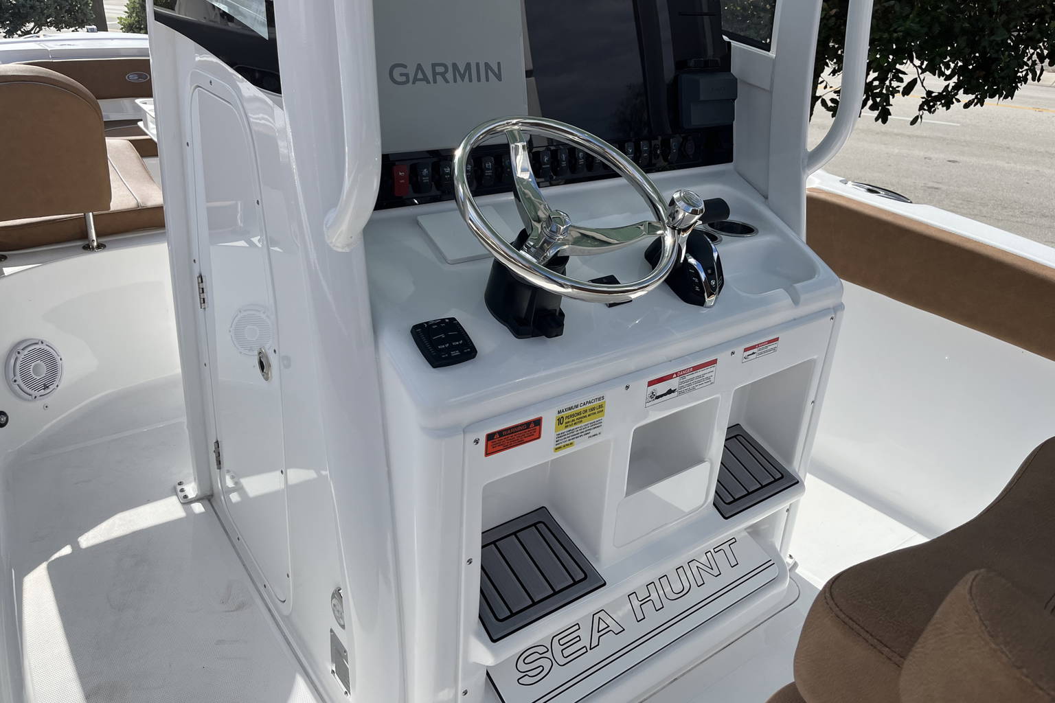 New 2024 Sea Hunt Ultra 255 SE #0538 image 9