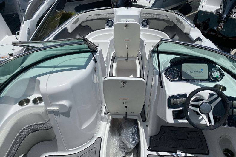 New 2022 Hurricane SunDeck OB SD 2400 OB #7203 image 11