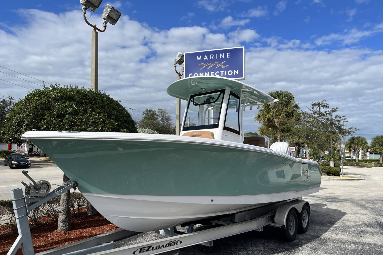 New 2024 Sea Hunt Ultra 255 SE #0538 image 2