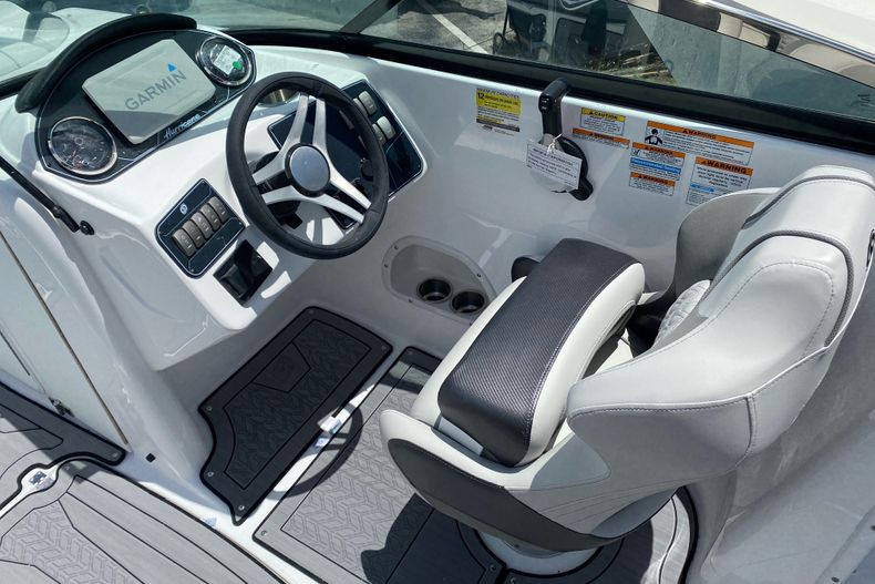 New 2022 Hurricane SunDeck OB SD 2400 OB #7203 image 12