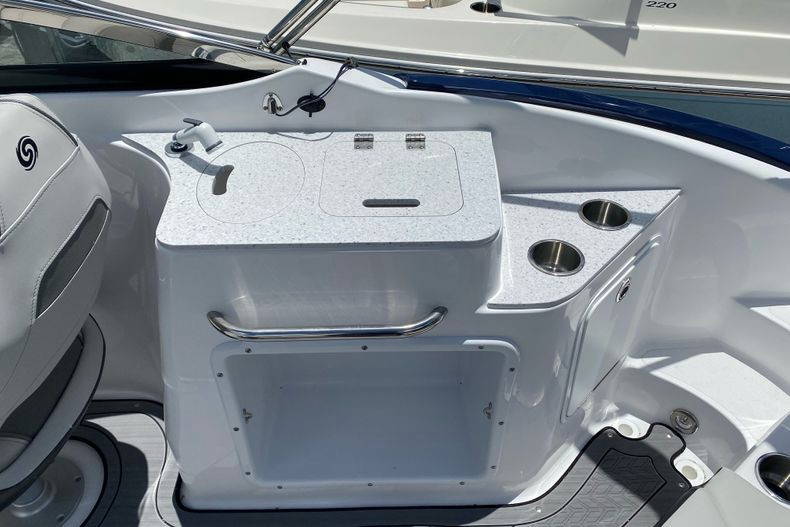 New 2022 Hurricane SunDeck OB SD 2400 OB #7203 image 19