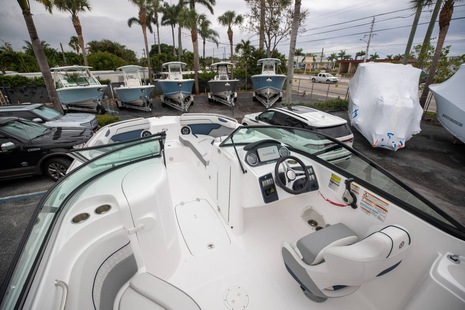 New 2023 Hurricane SunDeck 2200 OB #4955 image 9