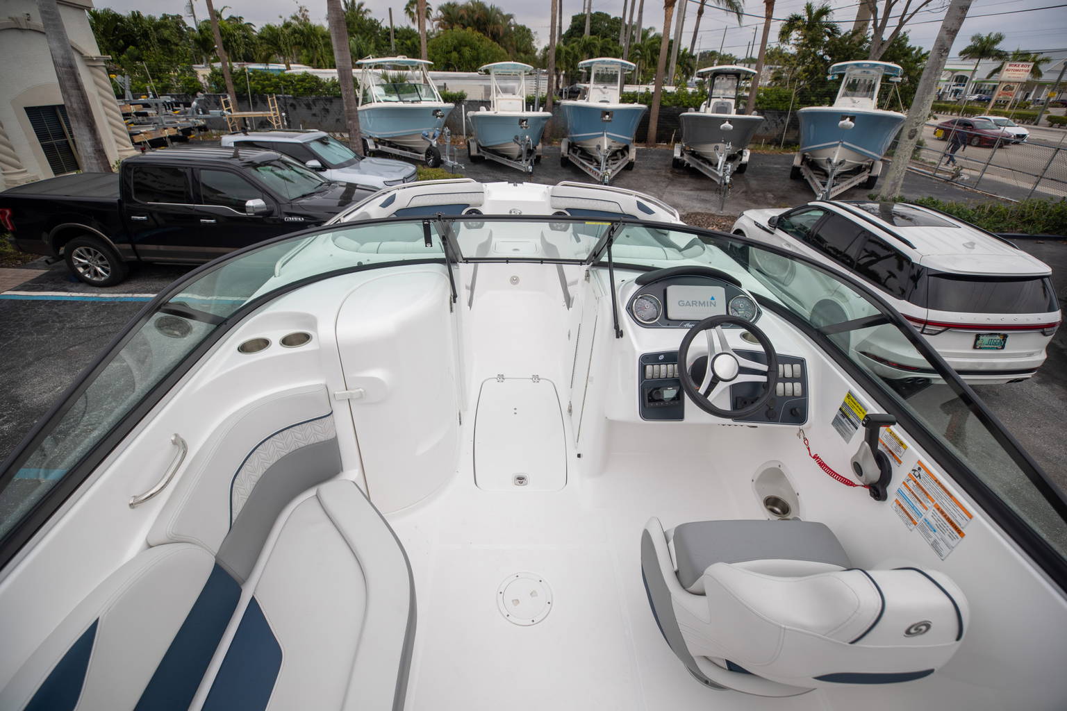 New 2023 Hurricane SunDeck 2200 OB #4955 image 13