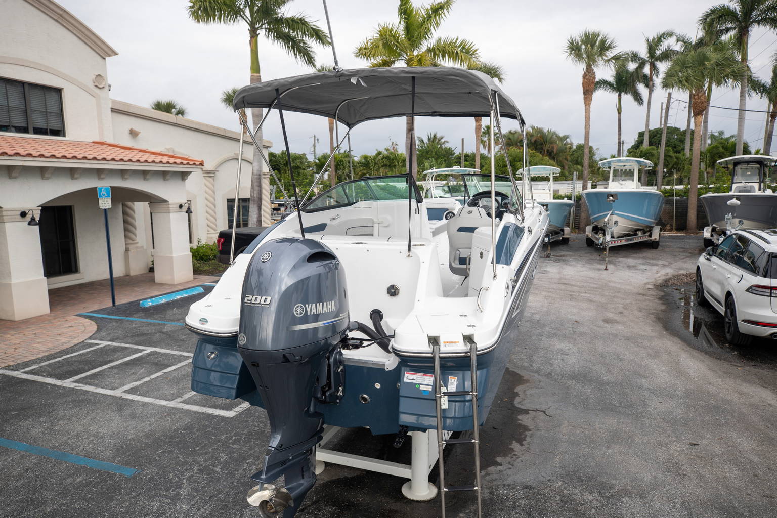 New 2023 Hurricane SunDeck 2200 OB #4955 image 4