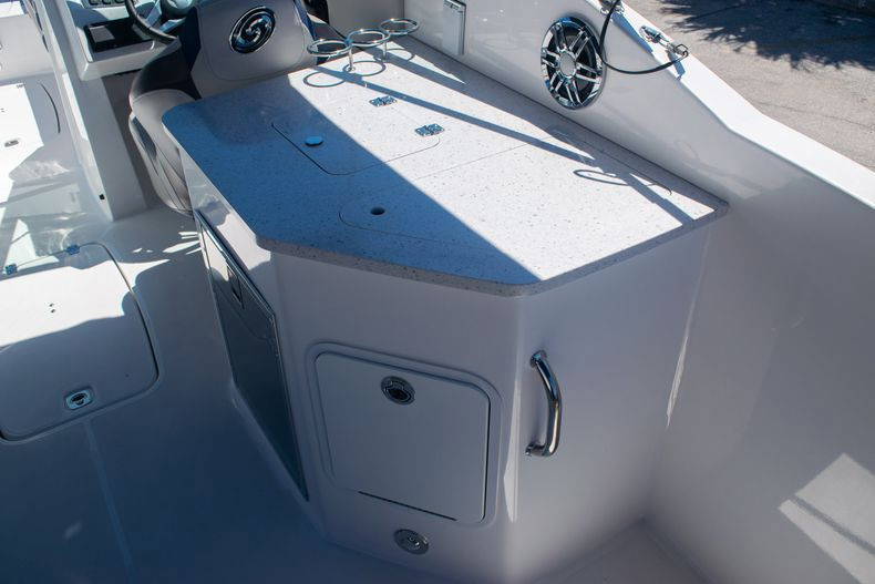 New 2022 Hurricane SunDeck SD 2690 OB #5582 image 16