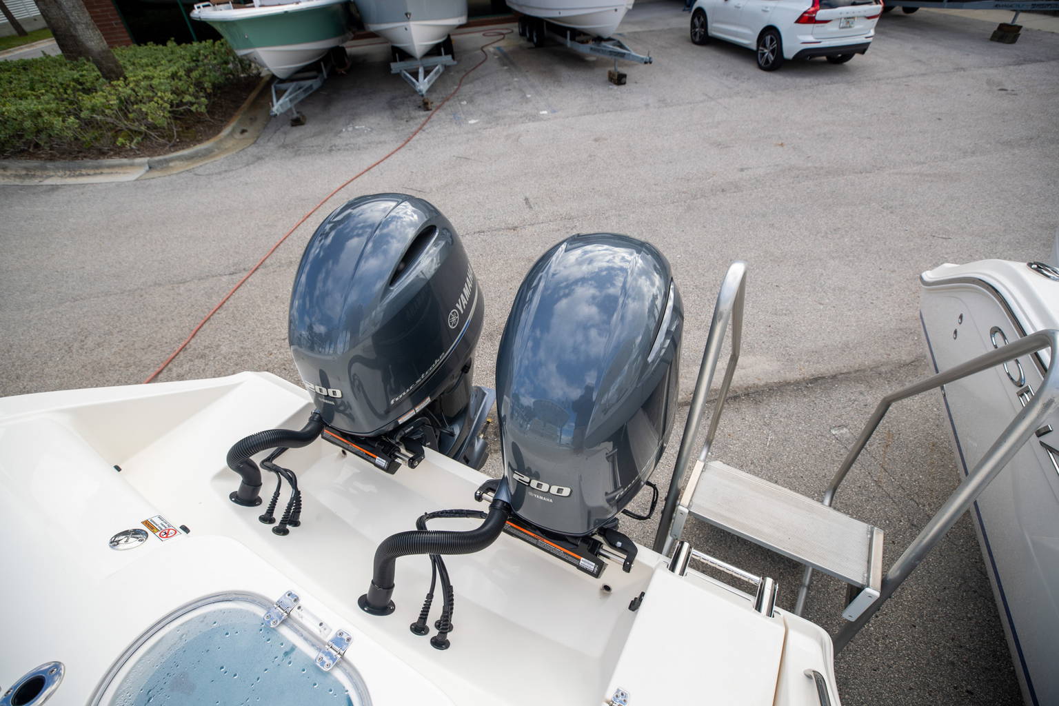 New 2024 Cobia 280 CC #D018 image 5