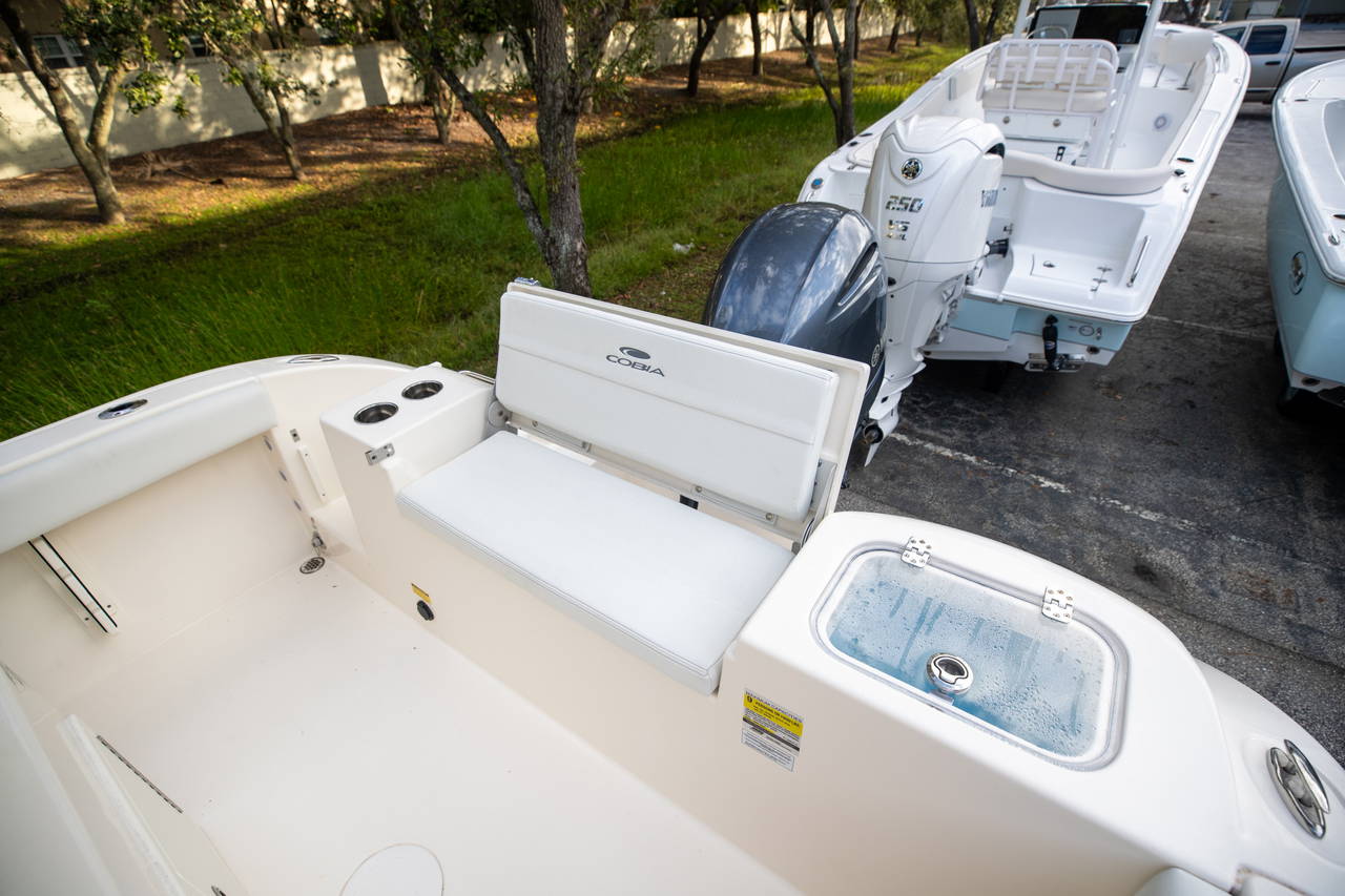 Alternative image of Cobia 220 CC in Fort Lauderdale, FL