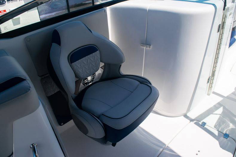 New 2022 Hurricane SunDeck SD 2690 OB #5582 image 24