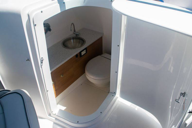 New 2022 Hurricane SunDeck SD 2690 OB #5582 image 25