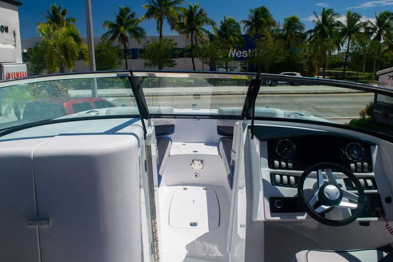 New 2022 Hurricane SunDeck SD 2690 OB #5582 image 26