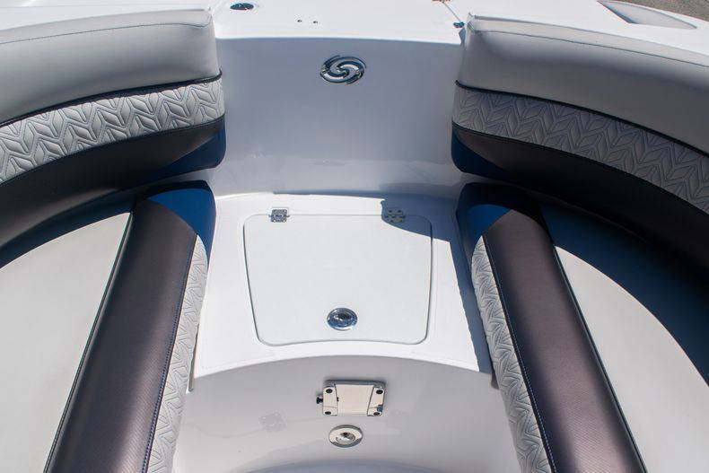 New 2022 Hurricane SunDeck SD 2690 OB #5582 image 31