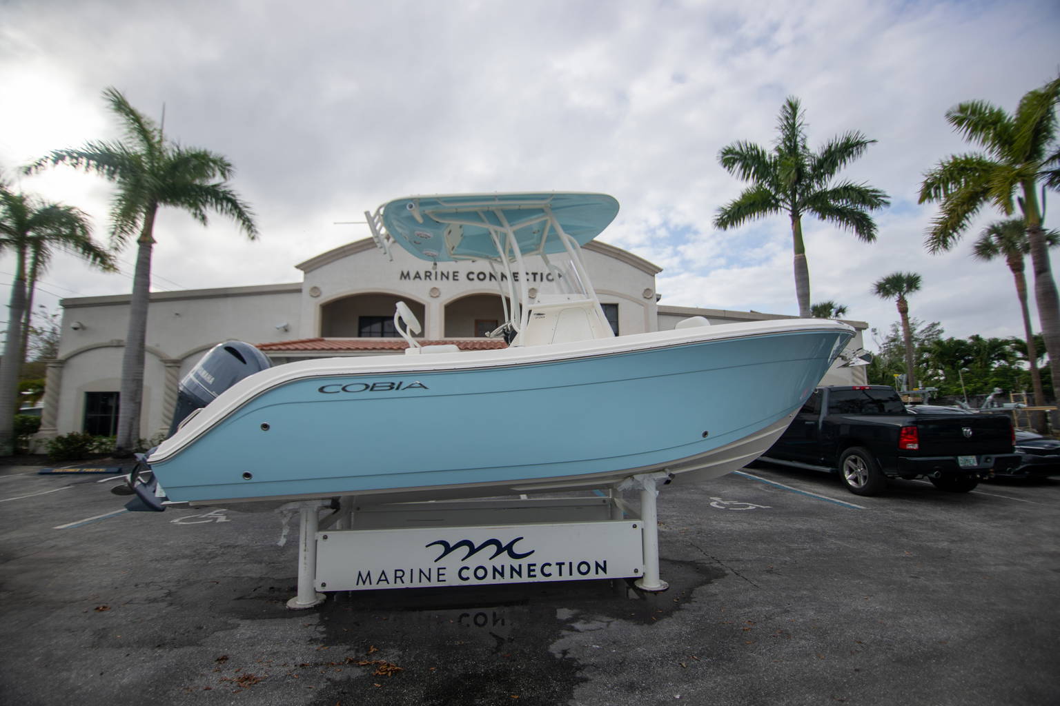 New 2023 Cobia 220 CC #X103 image 5