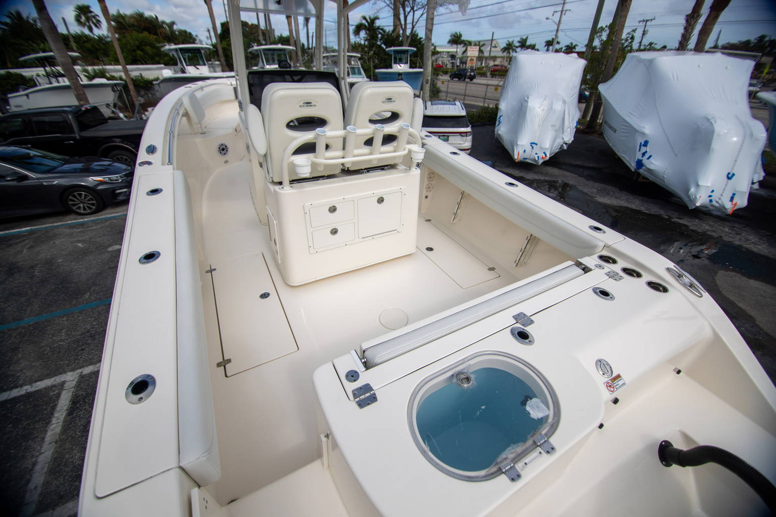 New 2024 Cobia 280 CC #D015 image 10