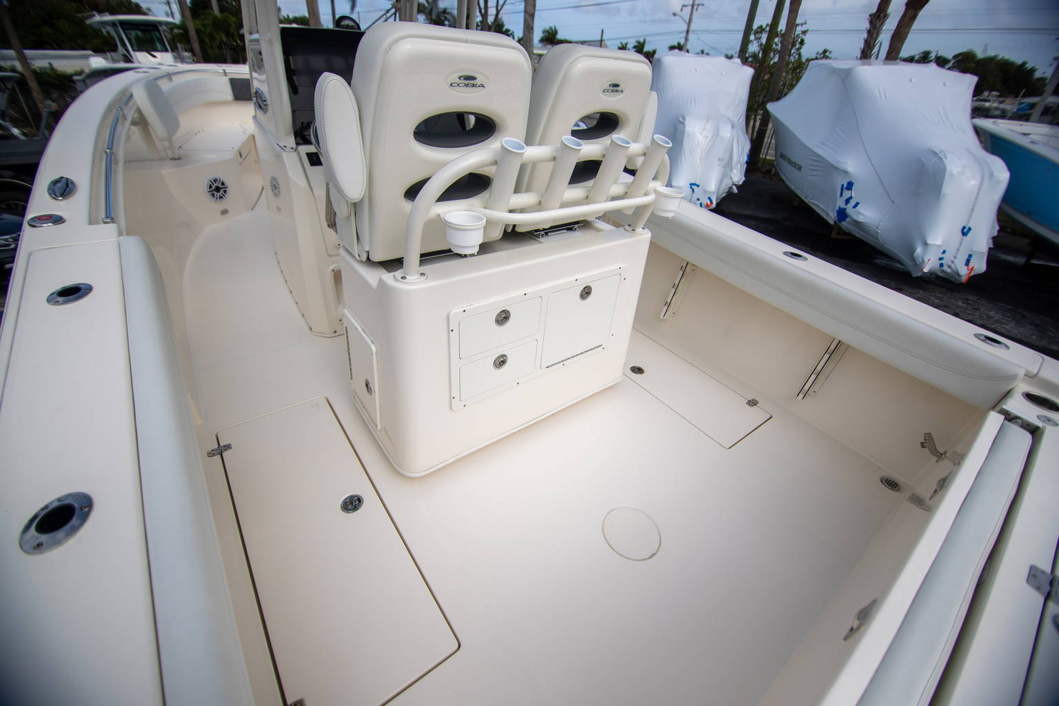 New 2024 Cobia 280 CC #D015 image 16
