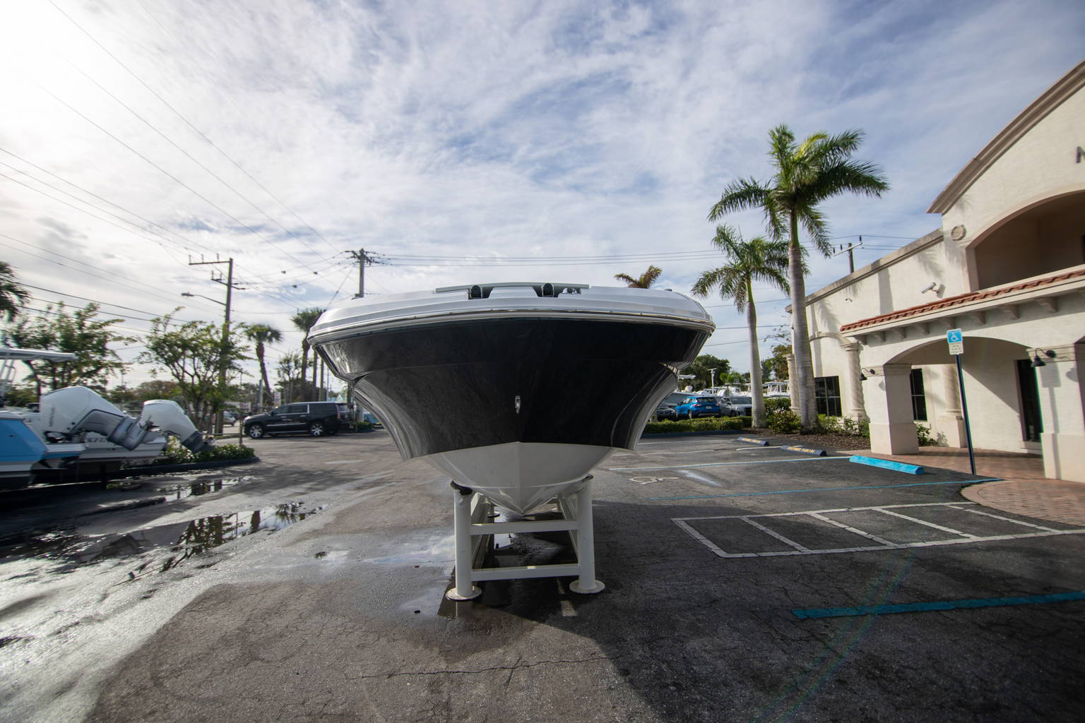 New 2023 Hurricane SunDeck 235 OB #0304 image 3