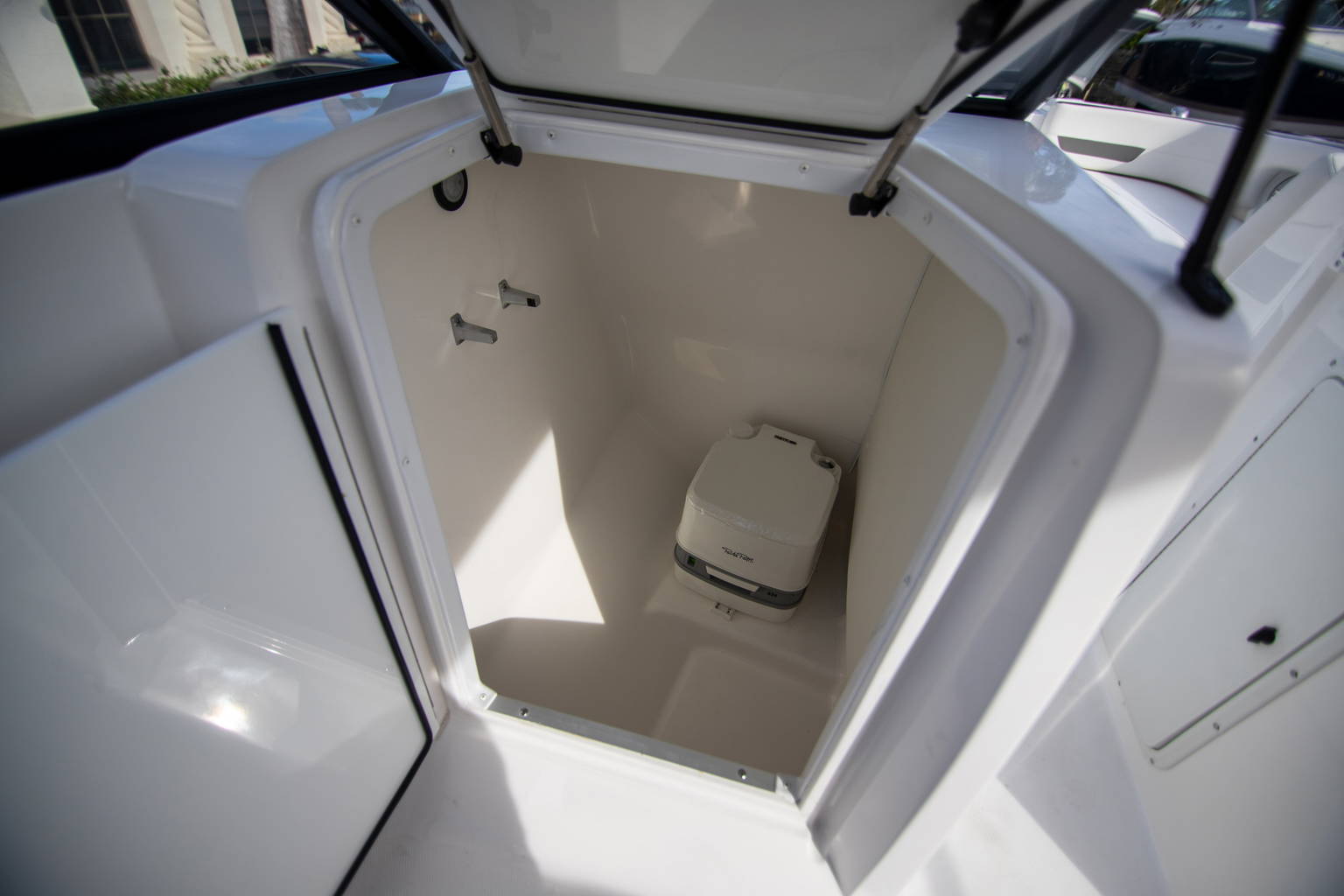 New 2023 Hurricane SunDeck 235 OB #0304 image 9