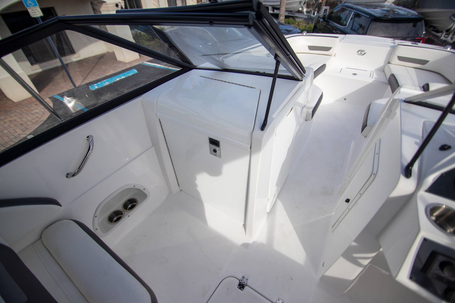 New 2023 Hurricane SunDeck 235 OB #0304 image 11