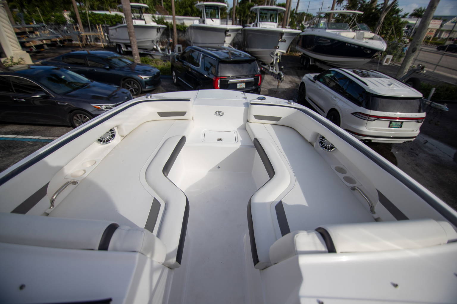 New 2023 Hurricane SunDeck 235 OB #0304 image 15