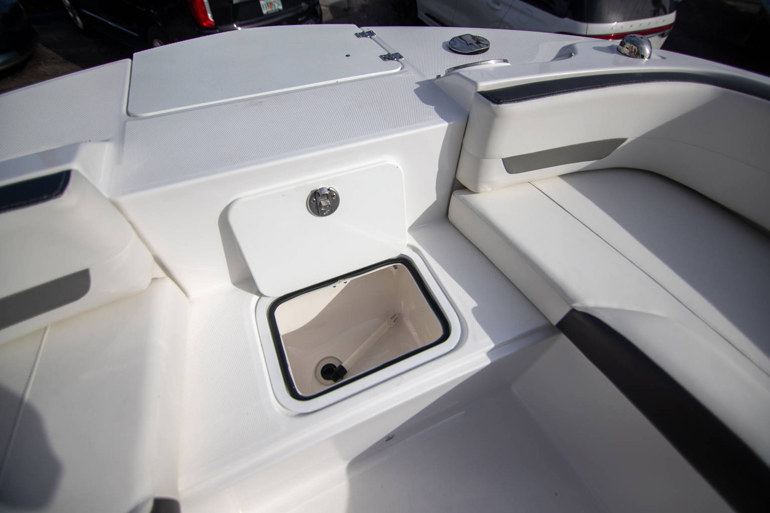 New 2023 Hurricane SunDeck 235 OB #0304 image 17