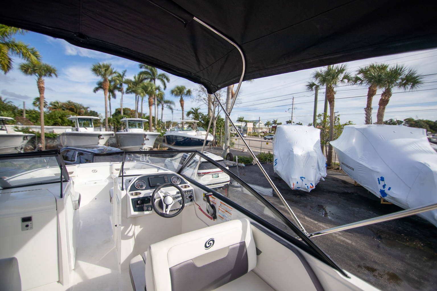 New 2023 Hurricane SunDeck 235 OB #0304 image 25