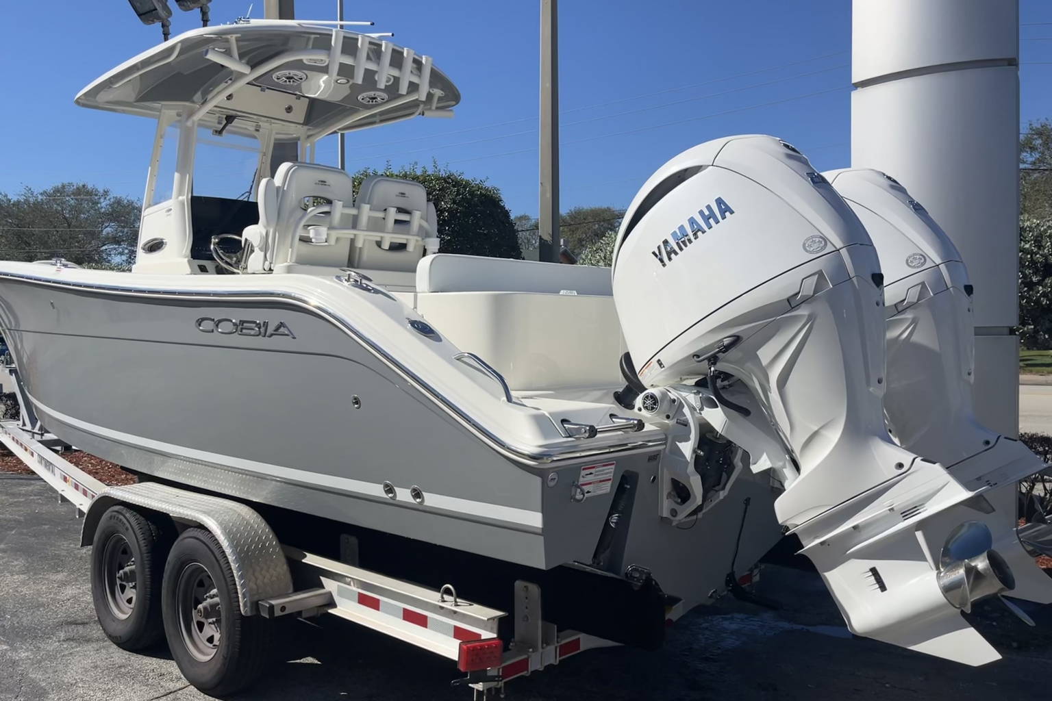 New 2024 Cobia 280 CC #D037 image 4