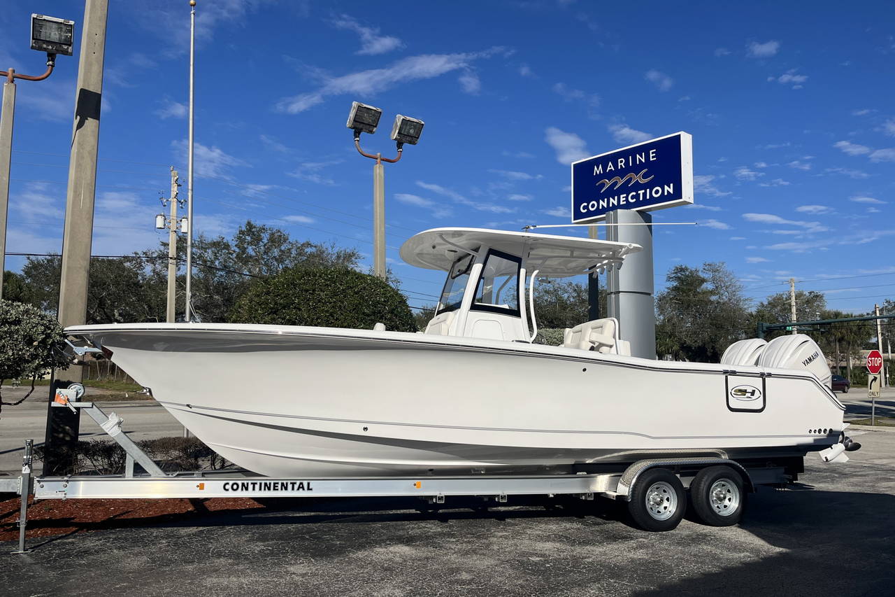 Main image of Sea Hunt Gamefish 30 FS in Miami, FL