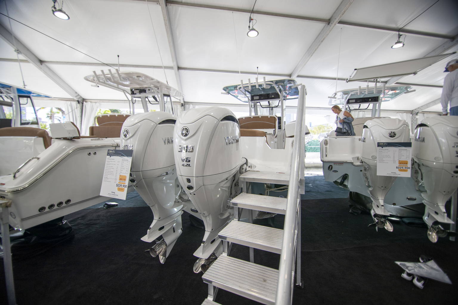 New 2024 Sea Hunt Ultra 305 SE #0038 image 1