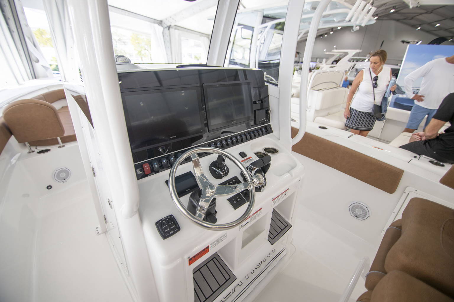 New 2024 Sea Hunt Ultra 305 SE #0038 image 17