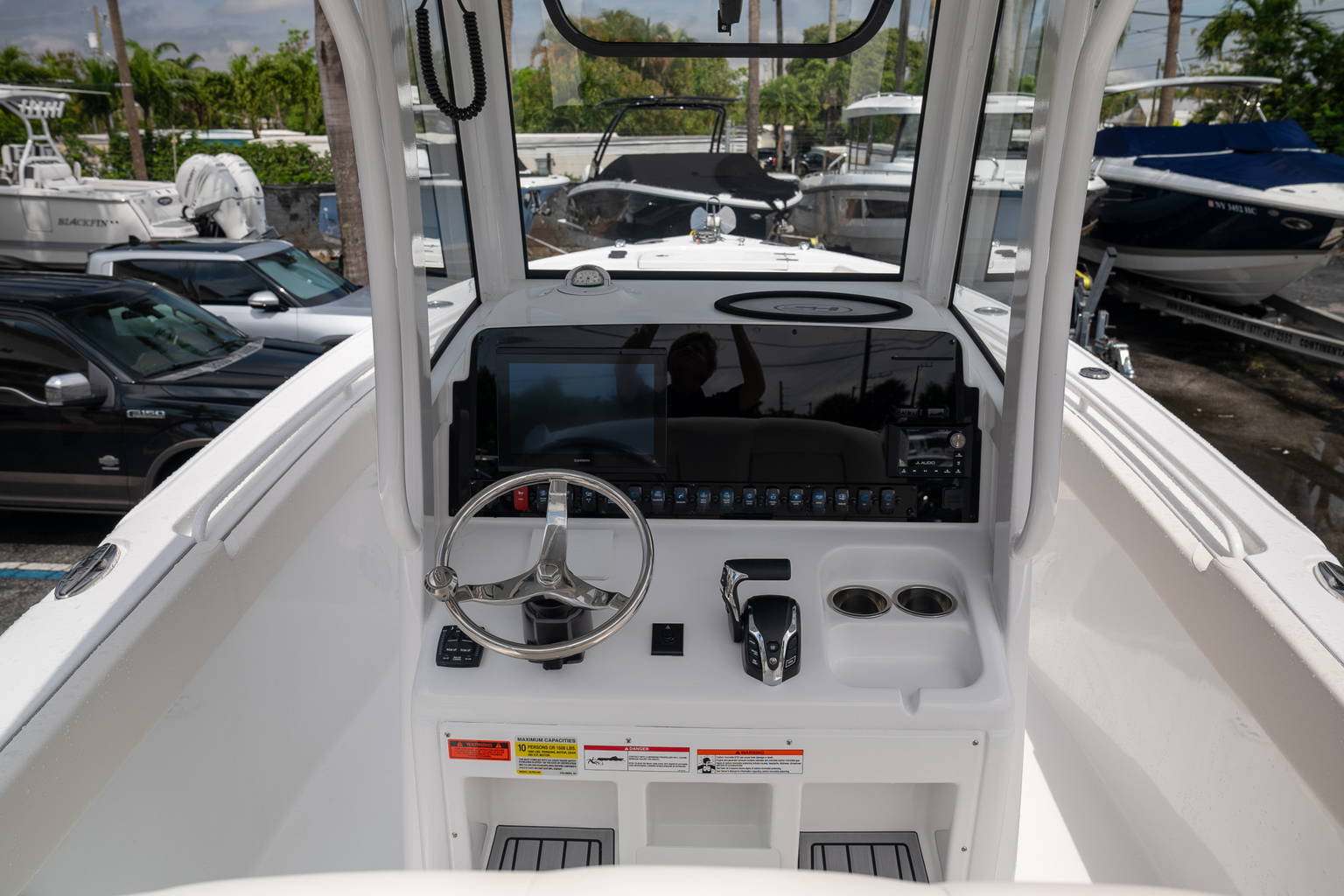 New 2024 Sea Hunt Ultra 255 SE #0619 image 13