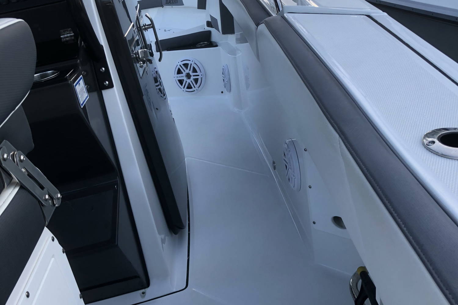 Used 2019 Blackfin 272CC #A171 image 15