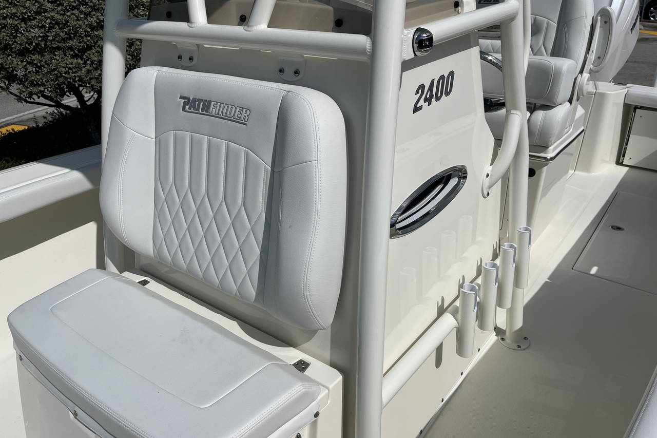 Alternative image of Pathfinder 2400 Open in Fort Lauderdale, FL