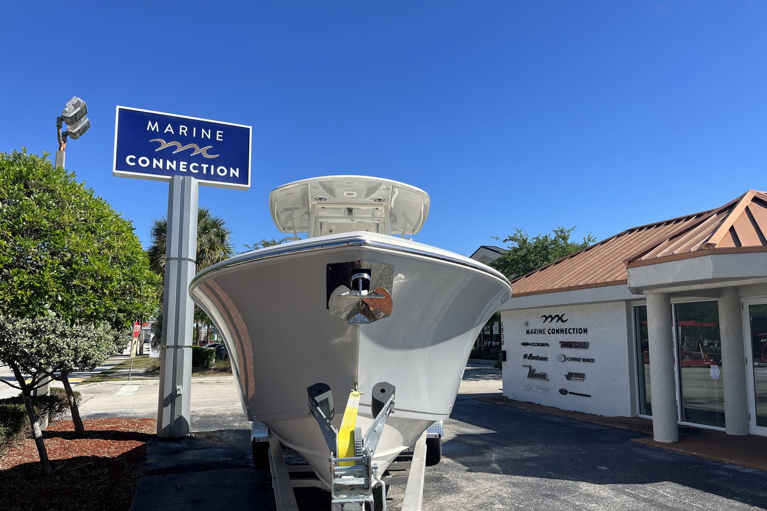 Used 2020 Cobia 301 #Z035 image 3