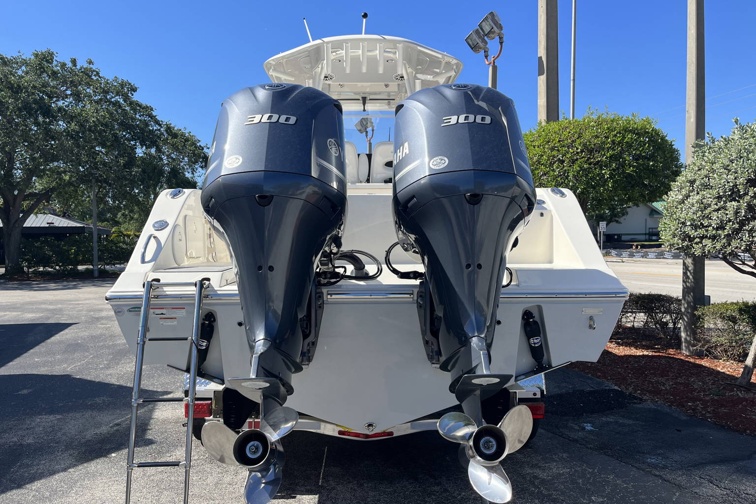 Used 2020 Cobia 301 #Z035 image 7