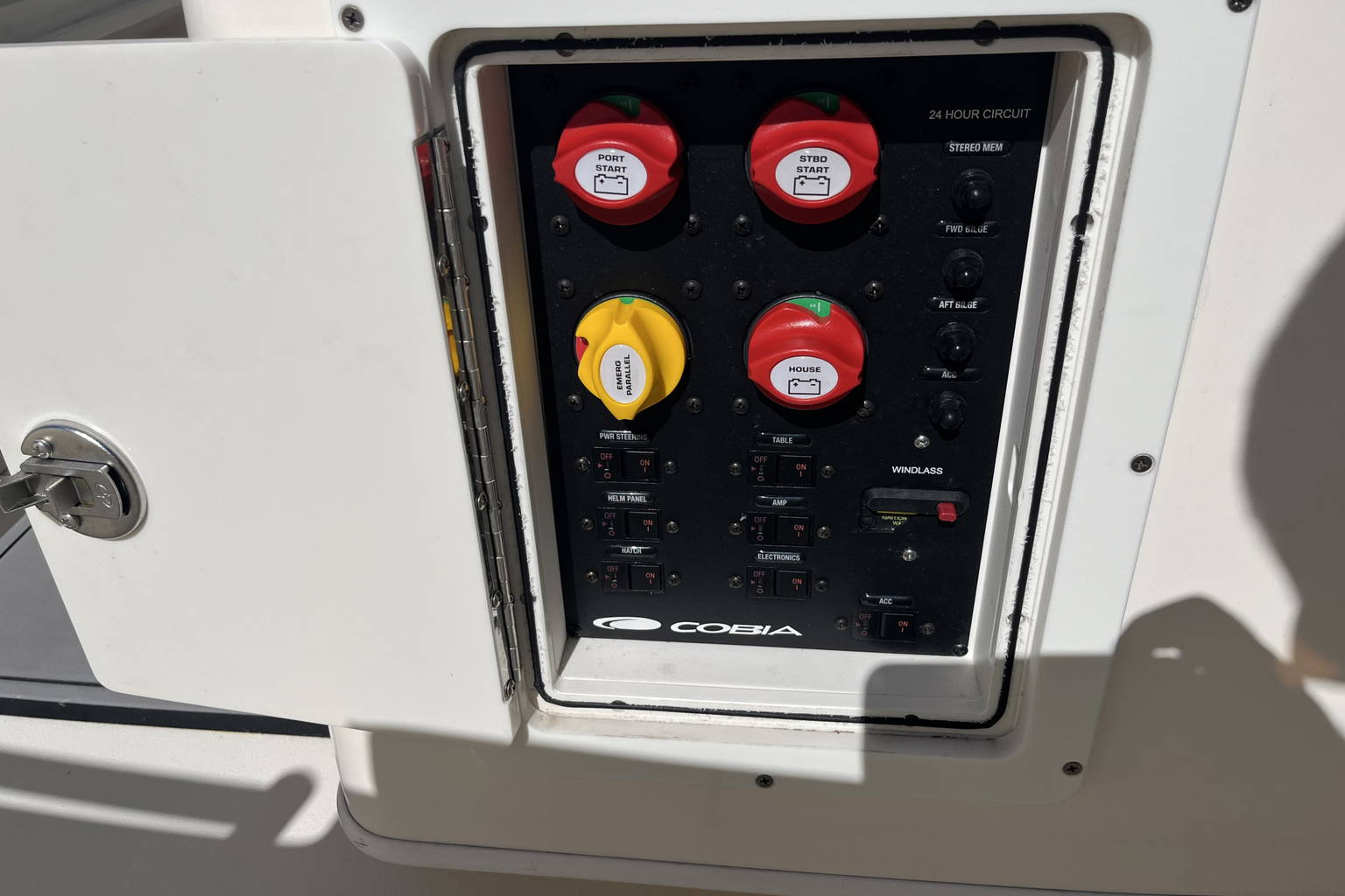 Used 2020 Cobia 301 #Z035 image 16