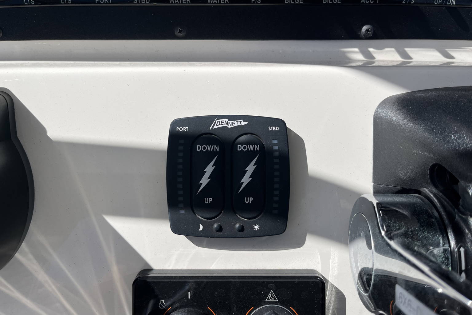 Used 2020 Cobia 301 #Z035 image 22