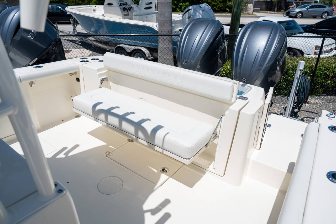 Alternative image of Cobia 320 CC in Islamorada, FL