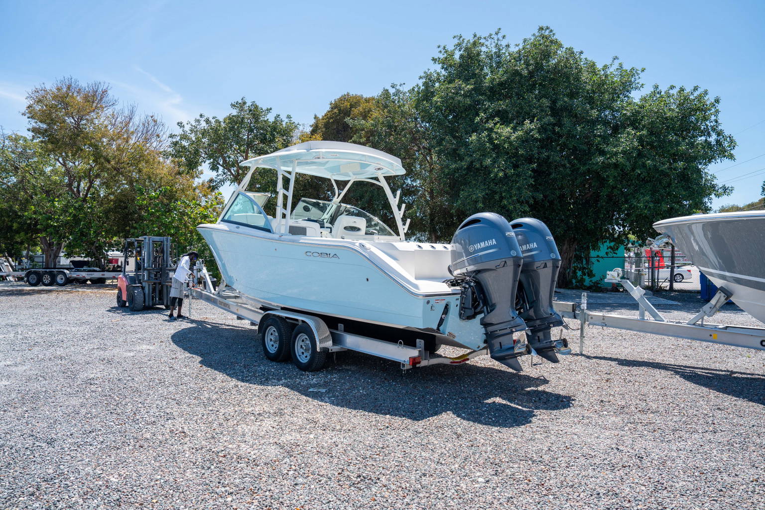New 2024 Cobia 280 DC #D003 image 7