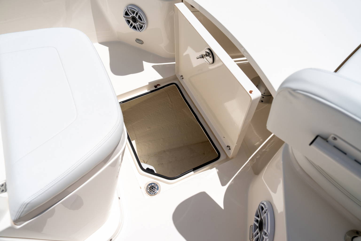 New 2024 Cobia 280 CC #D020 image 39