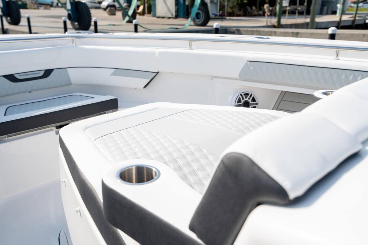 Alternative image of Blackfin 400CC in West Palm Beach, FL