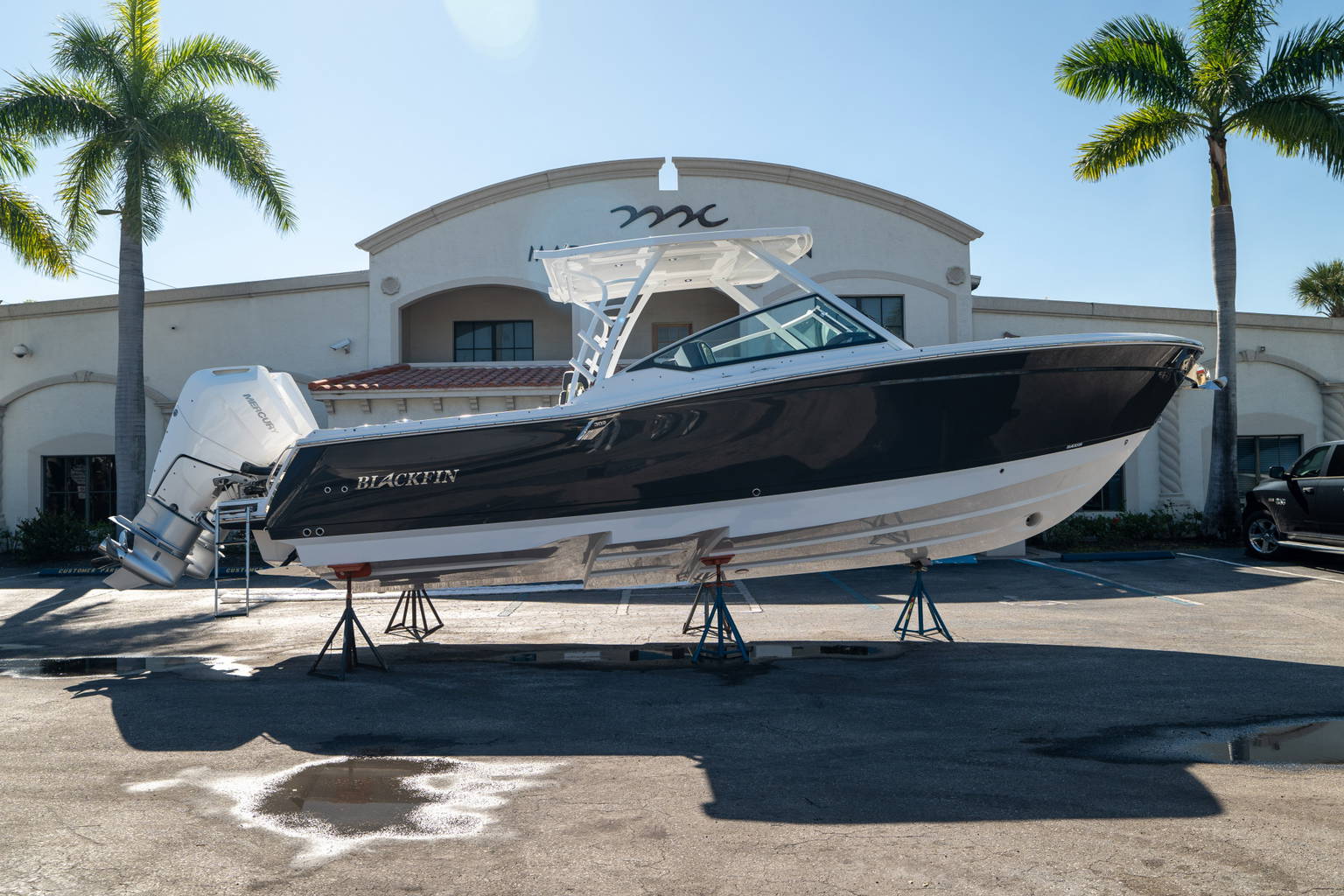 New 2024 Blackfin 302DC #L121 image 1