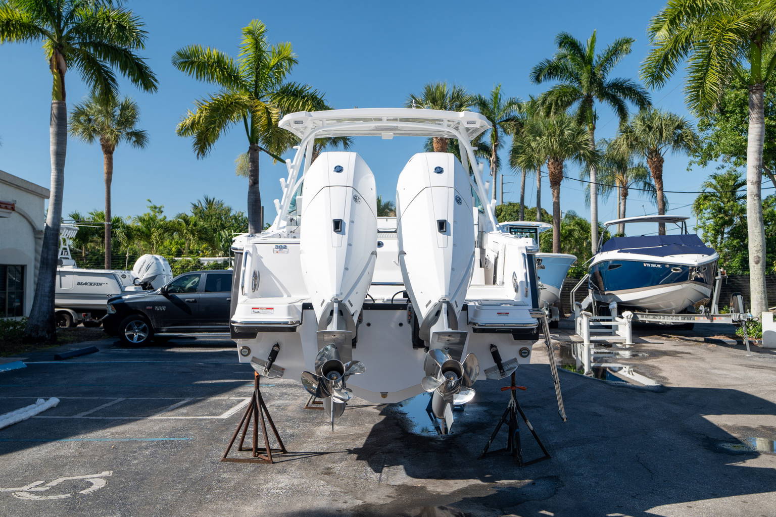 New 2024 Blackfin 302DC #L121 image 3
