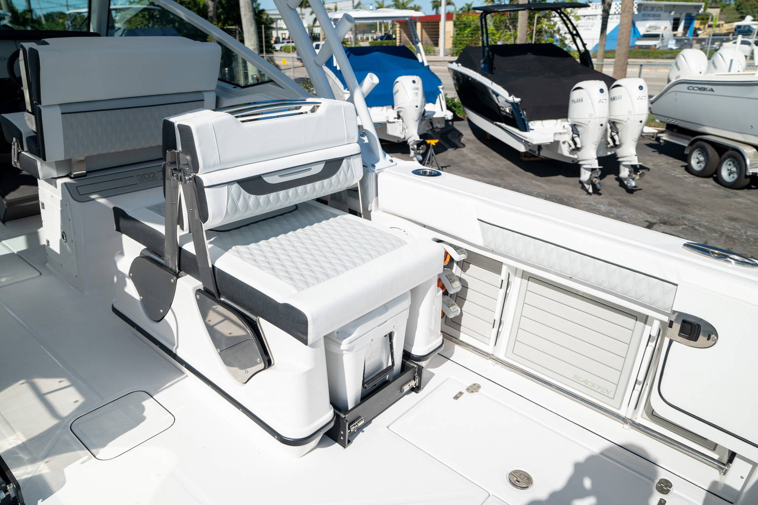 New 2024 Blackfin 302DC #L121 image 11