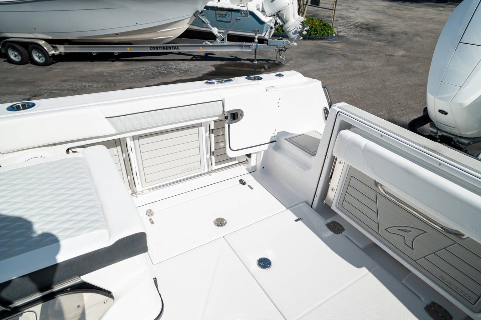 New 2024 Blackfin 302DC #L121 image 12