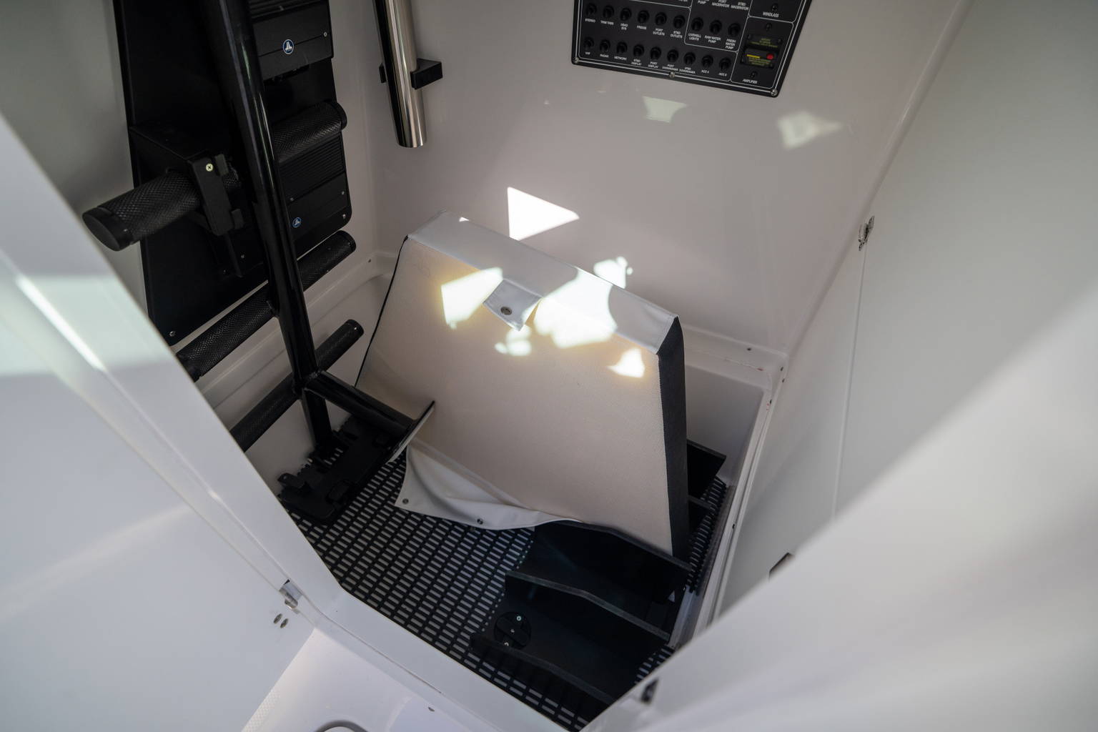 New 2024 Blackfin 302DC #L121 image 44