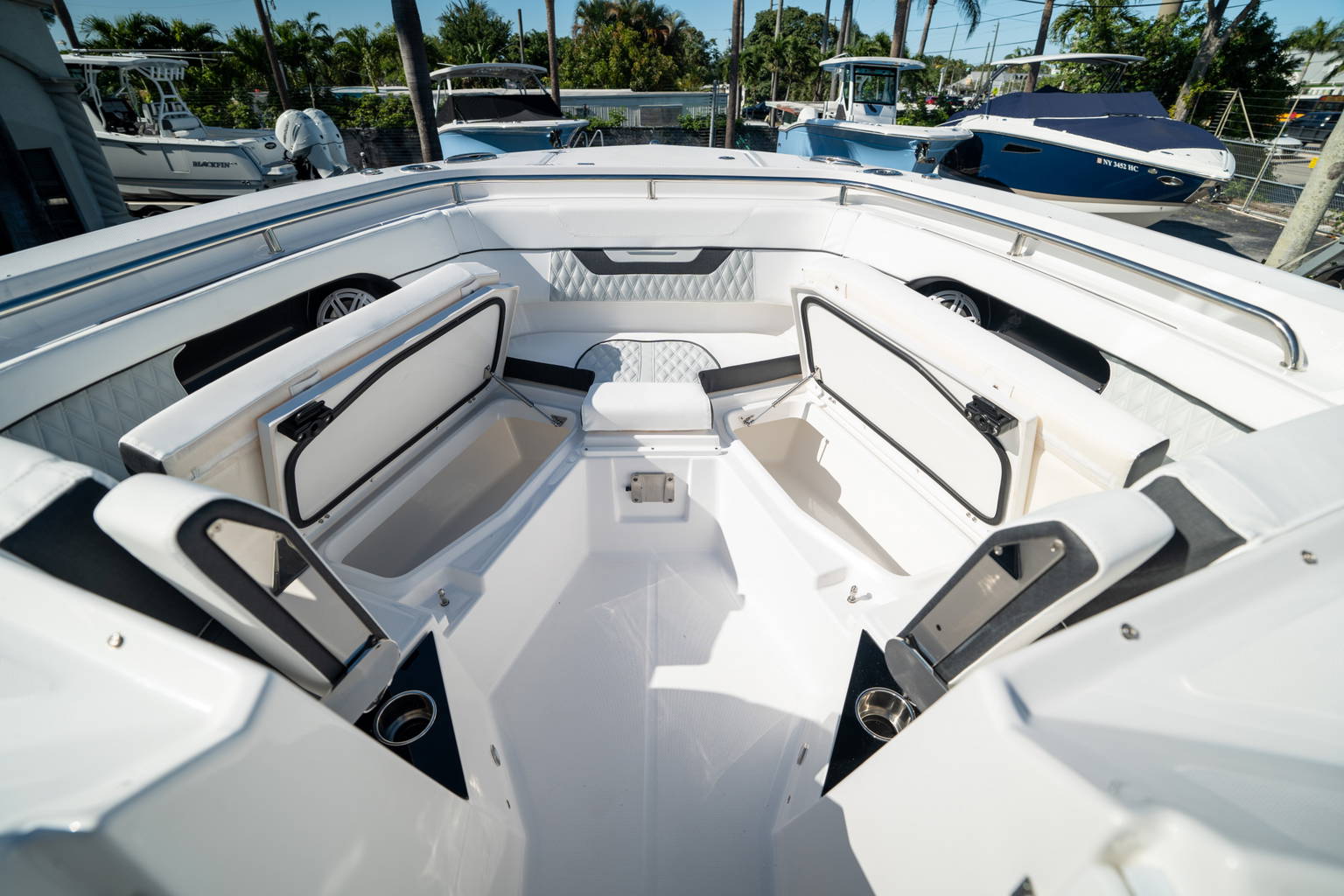 New 2024 Blackfin 302DC #L121 image 48