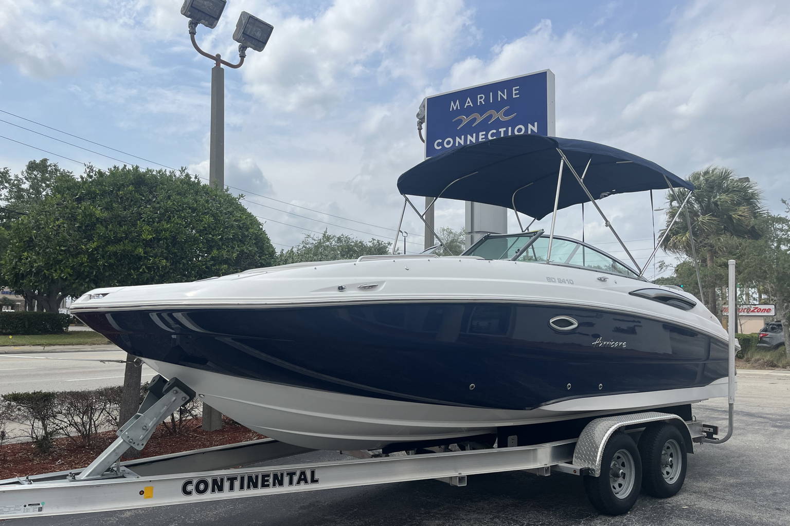 New 2023 Hurricane SunDeck 2410 OB #9691 image 2