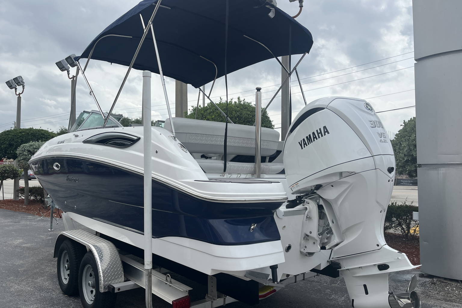New 2023 Hurricane SunDeck 2410 OB #9691 image 4