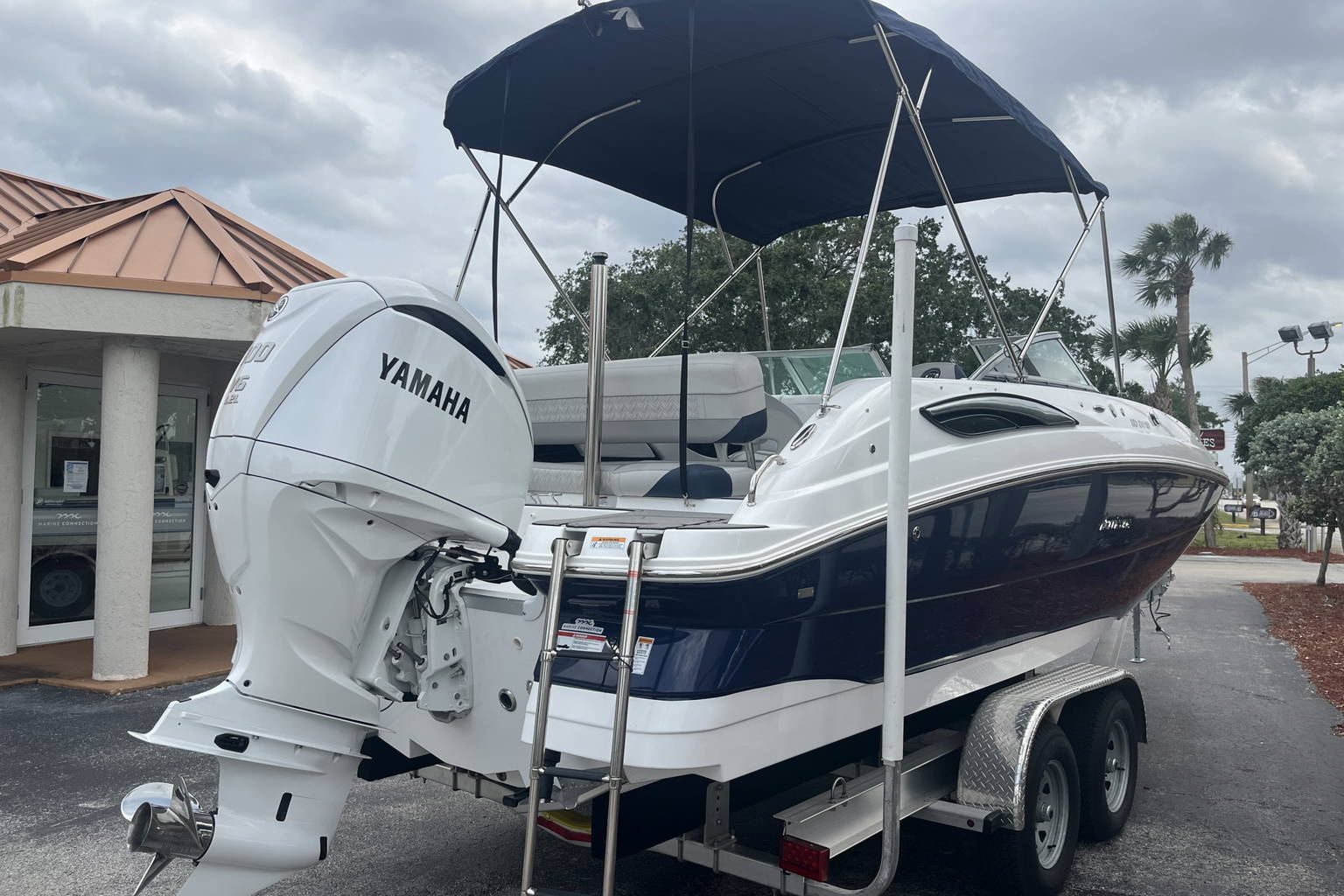 New 2023 Hurricane SunDeck 2410 OB #9691 image 6