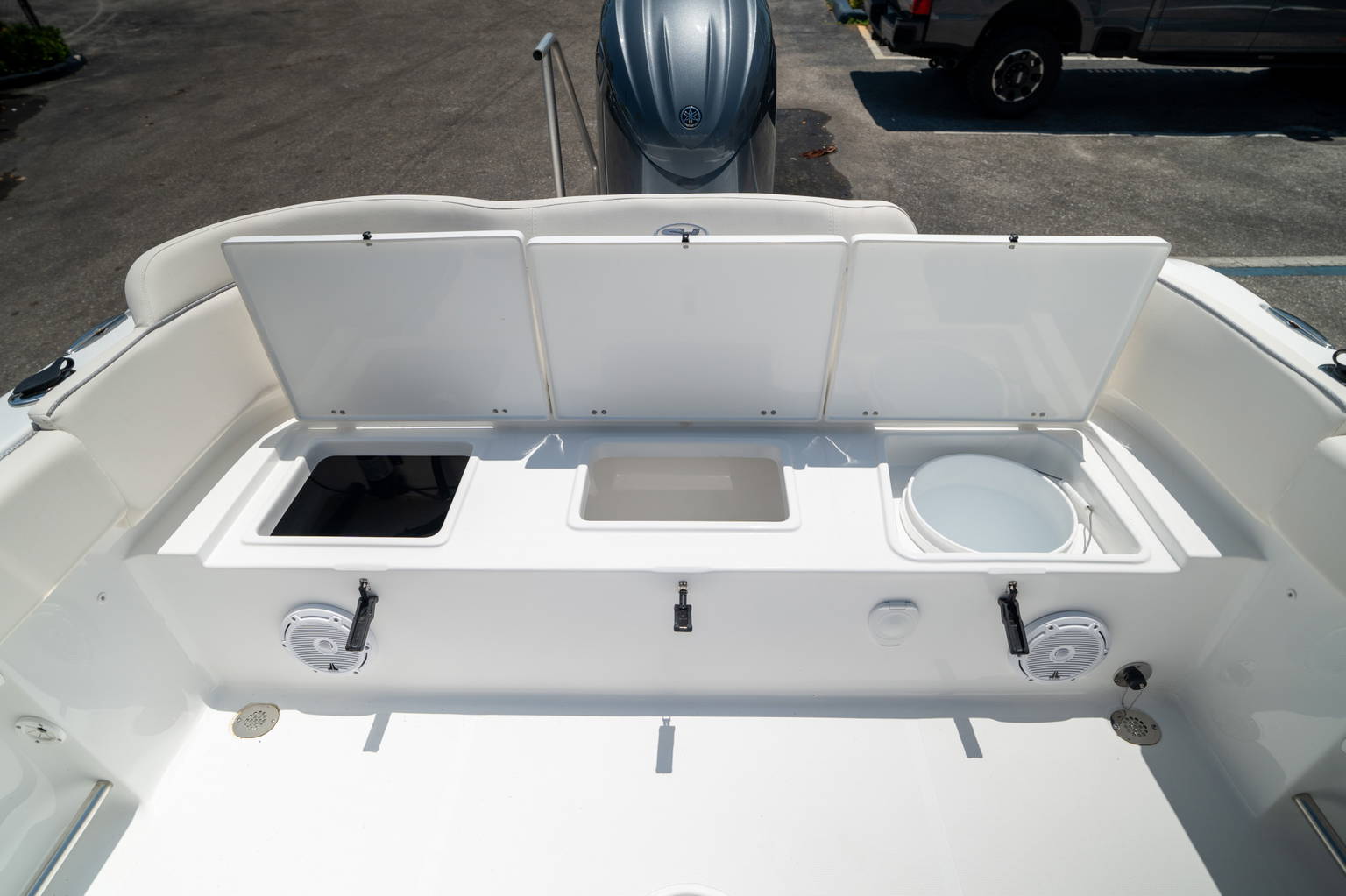 Alternative image of Sea Hunt Ultra 234 in Fort Lauderdale, FL
